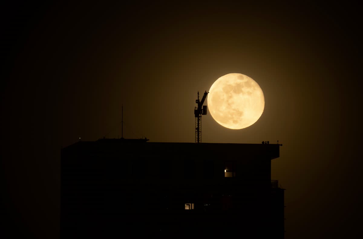 Luna en Reparación